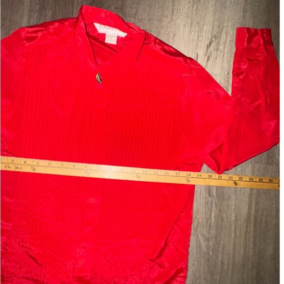 Vintage Red Button-Up Blouse With Shoulder Pads & Pleated Front Design - Picture 9 of 9